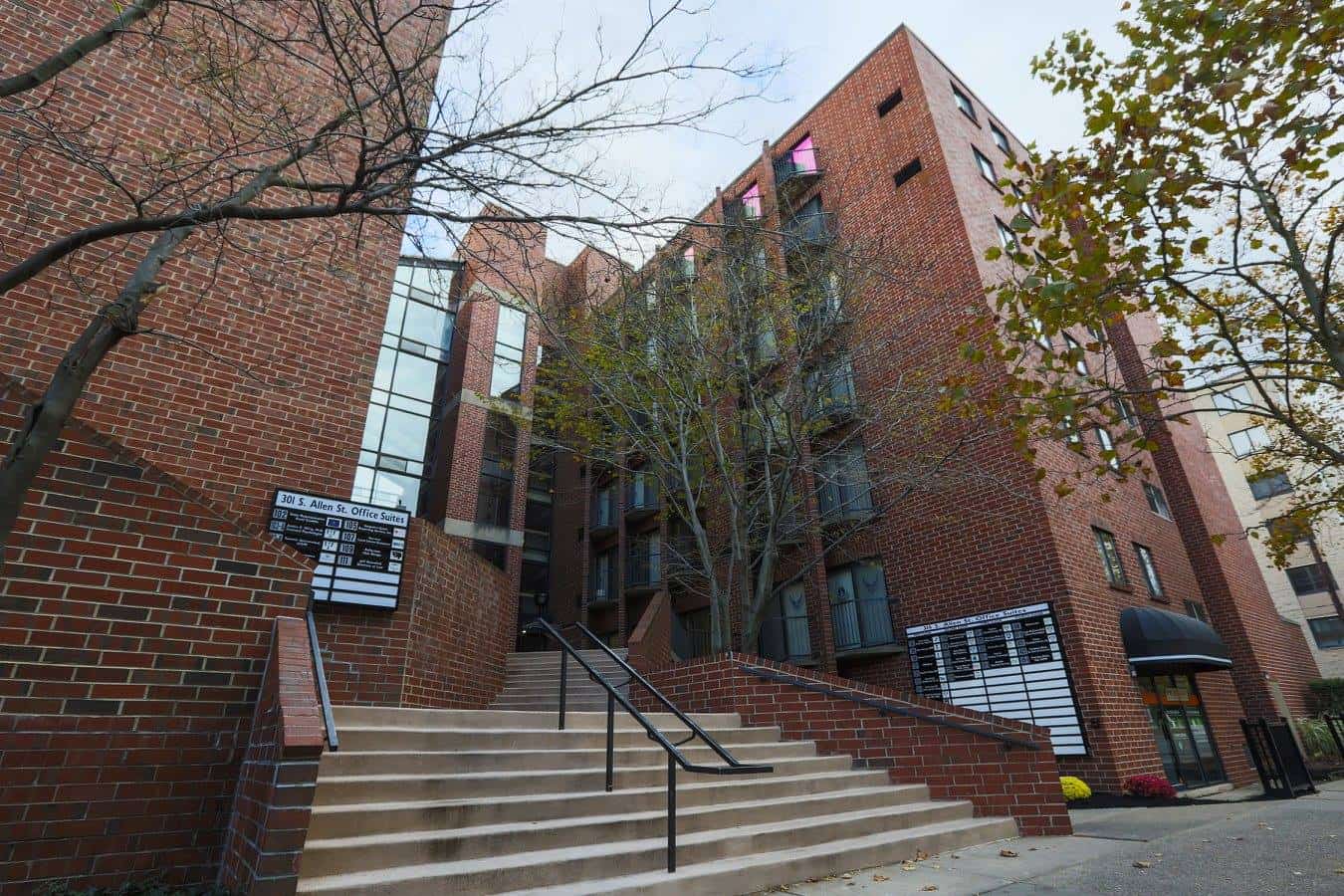 Entrance of office suites in the Allenway